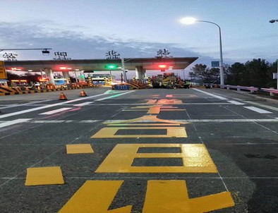 乌鲁木齐乌鲁木齐高速道路划线施工